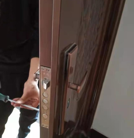 商城上门开锁 换锁 商城本地开锁公司